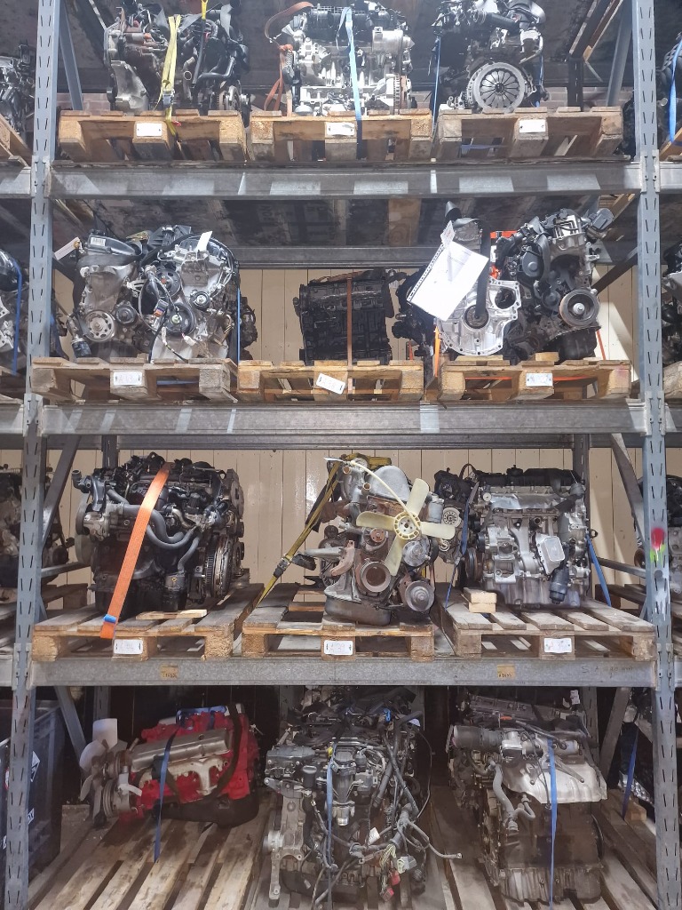 Engine Overhaul vs. Buying a Used Engine: What is the Smartest Choice?