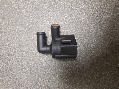 Waterpomp Volkswagen Caddy III 1.6 TDI 16V 2011