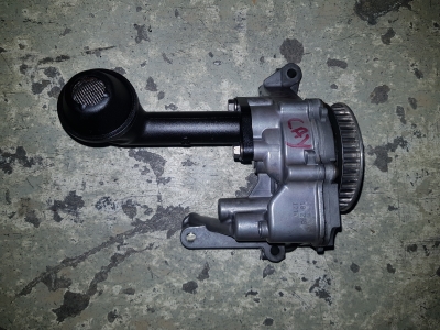 Oliepomp Volkswagen Caddy III 1.6 TDI 16V 2012