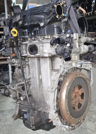 Inruilmotor Peugeot 208 2016 1.2 12v VTi 60 kW (alleen voor onderdelen!)