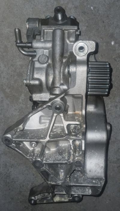 Dieselpomp Volvo V40 2.0 D4 16V 2015