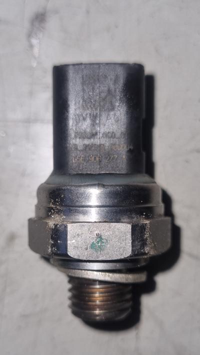 Oliedruk-sensor Volkswagen Golf VIII 1.5 TSI 16V 2021