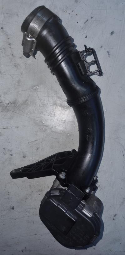 Gasklephuis Peugeot 5008 1.6 HDIF 16V 2012