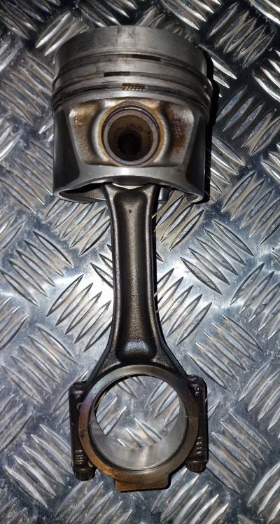 Zuiger Audi A3 2.0 TDI 16V 2012