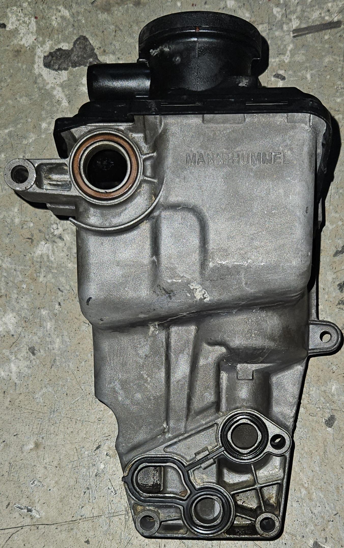 Oliefilterhuis Ford Kuga 2.5 T 20v 2009