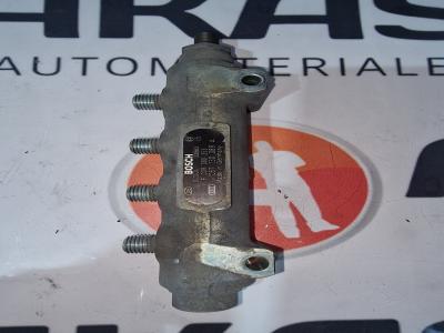 Fuel distributor Audi A8 3.3 TDI V8 2002