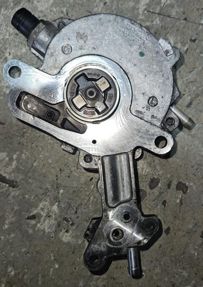 Dieselpomp Volkswagen Caddy 1.9 TDI 2009