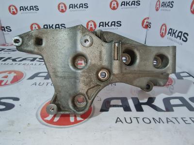 Alternator bracket Mercedes-Benz A 1.5 A-180 CDI 16V 2015