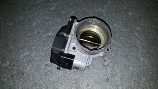 Throttle body Volkswagen Golf 2.0 TDI 2008