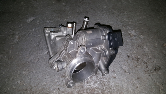 Gasklephuis Volkswagen Golf 2014 1.6 TDI