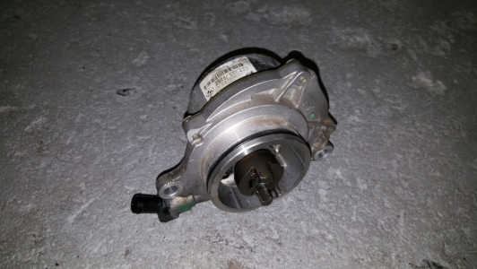 Vacuumpomp BMW E39 530 d 2001