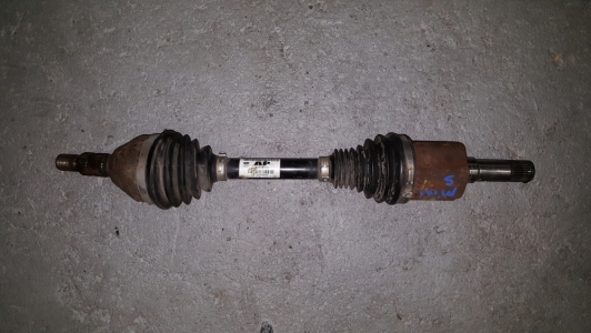 Aandrijfas Opel Insignia 2.0 T 16v 4x4 2010 links-voor