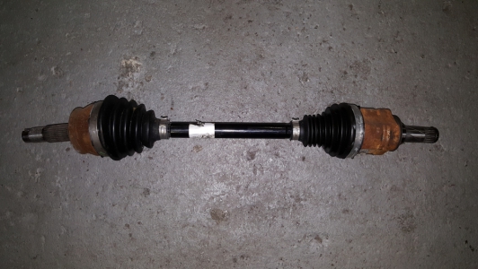 Aandrijfas Opel Corsa 1.3 CDTi 2013 links-voor