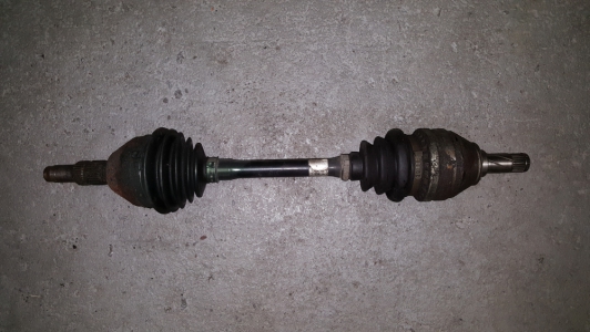 Aandrijfas Opel Astra 1.9 CDTi 2006 links-voor