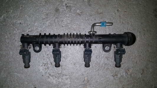 Injecteur de galerie Opel Corsa 1.2 16v 2002