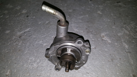 Vacuum pump Mercedes-Benz W203 C220 CDI 2002