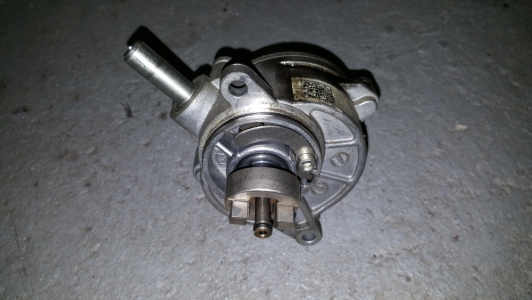 Vacuum pump Mercedes-Benz W204 C220 CDI 2009