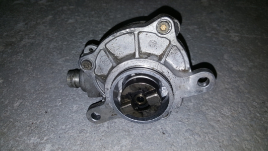 Pompe à vide Renault Master 2.5 dCi 2004