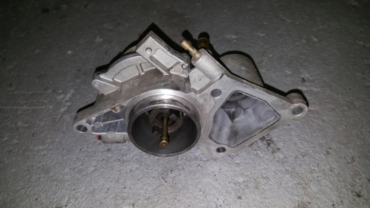 Pompe à vide Ford Transit 2.2 TDCi 2009
