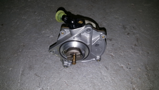 Vacuum pump Volkswagen Passat 2.5 TDI V6 2003
