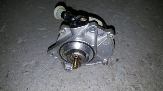 Vacuum pump Audi A6 2.5 TDI 1999