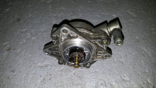 Vacuum pump Volkswagen Passat 2.5 TDI V6 2000