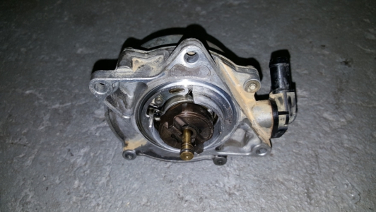 Bomba de vacío Audi A6 2.5 TDI 2000