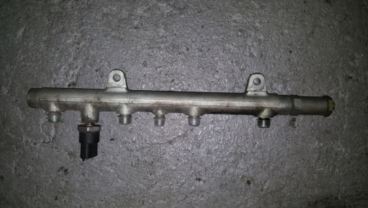 Distributeur de carburant Renault Scenic 1.9 dCi 2005