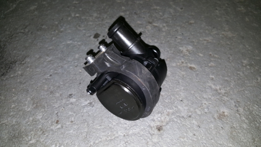 Waterpomp Volkswagen Caddy 2.0 TDI 2017