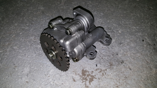 Oil pump Ford Mondeo 2.0 TDCi 2004