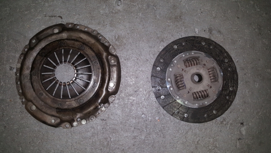 Drukgroep + koppelingsplaat Volkswagen Caddy 1.6 TDI 2012