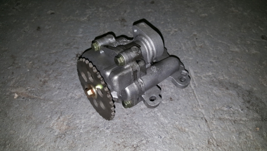Oil pump Ford Mondeo 2.2 TDCi 2006