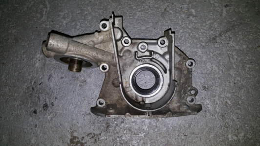 Oliepomp Renault Clio 1.2 16v 2003