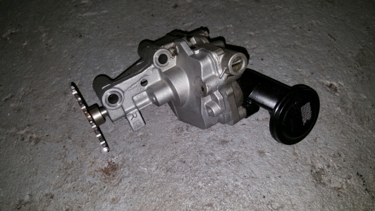 Oil pump Renault Megane 1.9 dCi 2008
