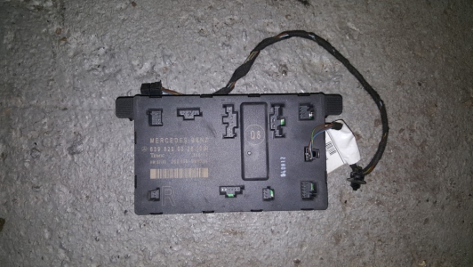 Centrale vergrendelingsmodule Mercedes-Benz Vito 115 CDI 2008 rechts