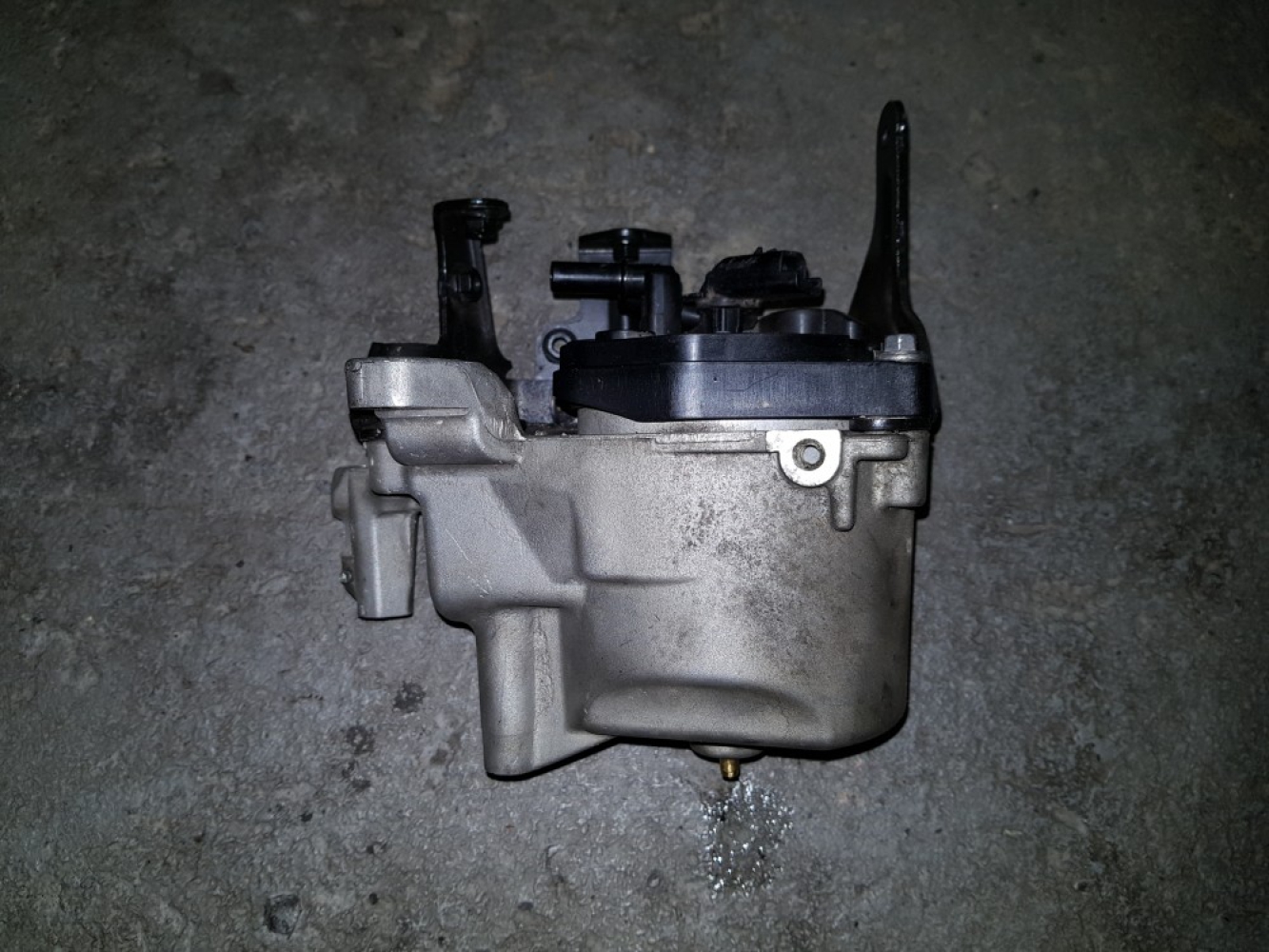 Brandstoffilterhuis Volvo V40 2013 1.6 D2